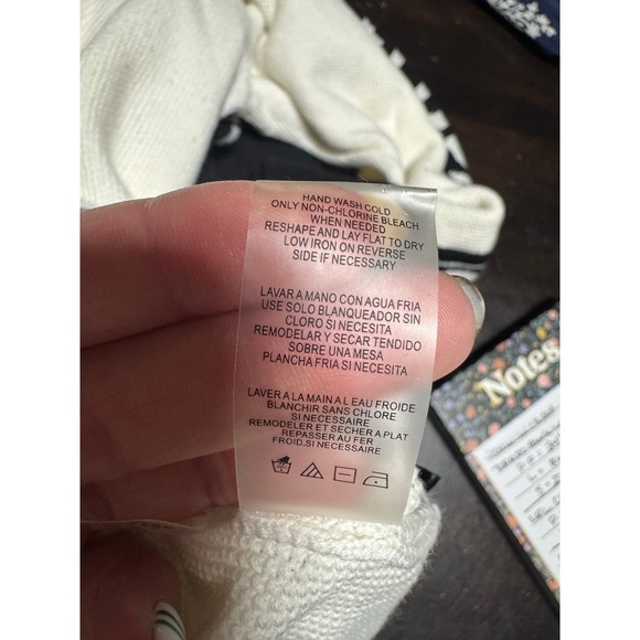 Karl Lagerfeld Paris Designer Sweater Cream Black Graphic Knit Logo Sleeve Sz XL - Picture 9 of 9